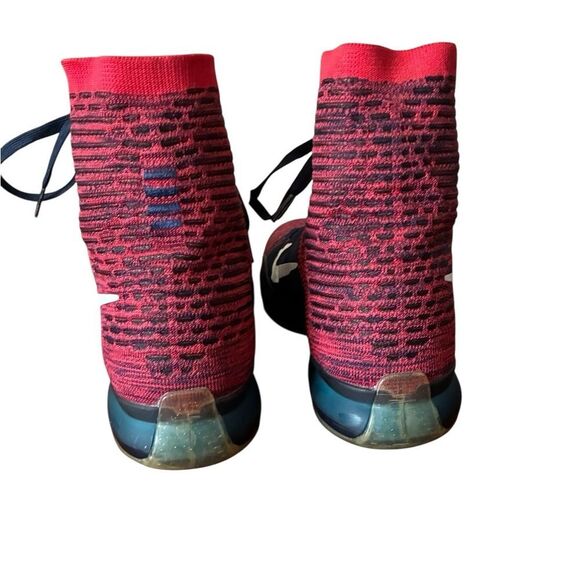 Nike Red and Black Athletic Sneakers Mens Size 9.5 - Picture 5 of 12